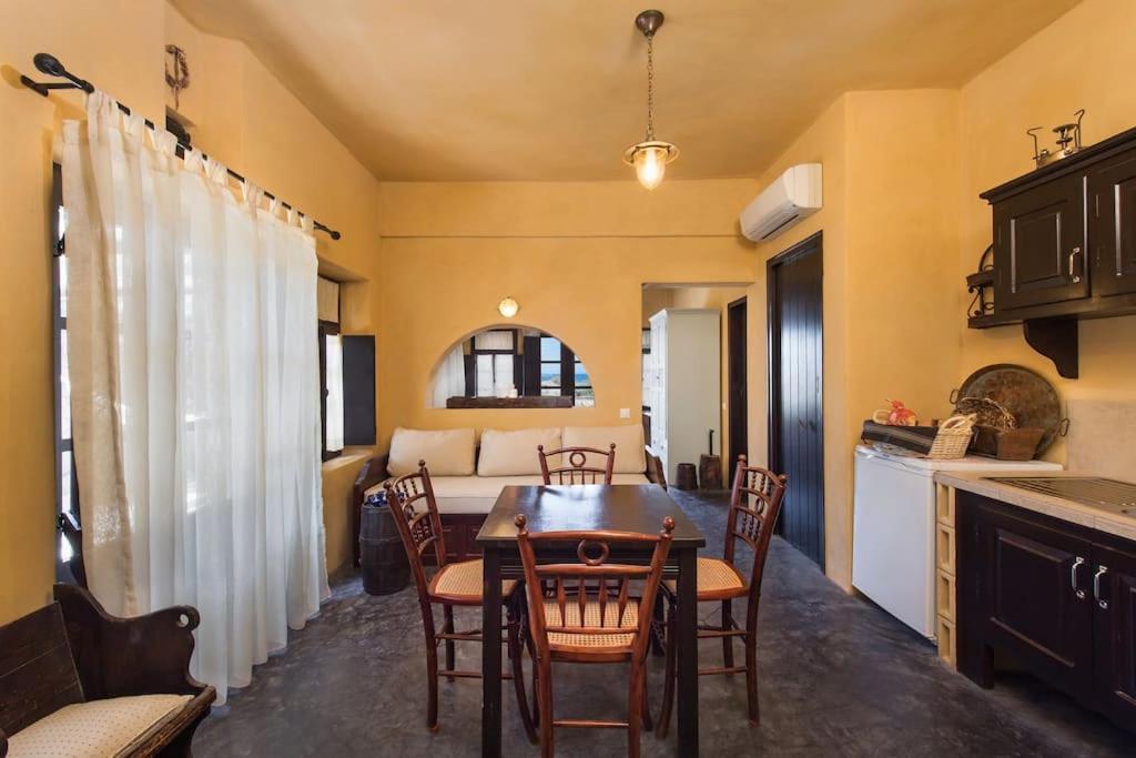 Ramni House: Private Villa With Pool By The Sea 伊亚 外观 照片