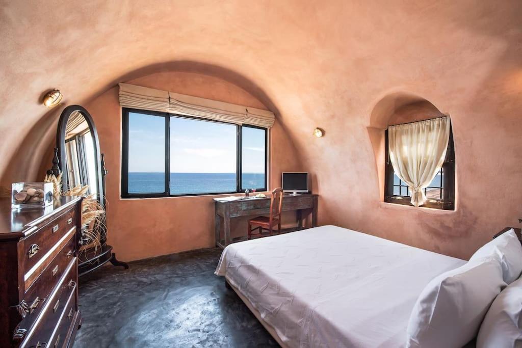 Ramni House: Private Villa With Pool By The Sea 伊亚 外观 照片